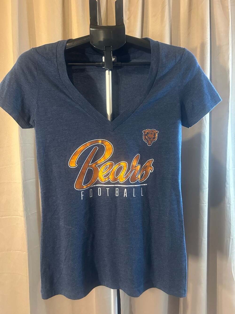 NFL Team Apparel Chicago Bears Women's Short Sleeve V-Neck Graphic T-Shirt